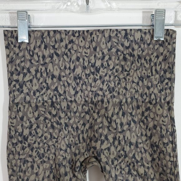 Spanx Look At Me Now Seamless Cropped Legging Shapewear Slimming Size XS - Picture 2 of 5